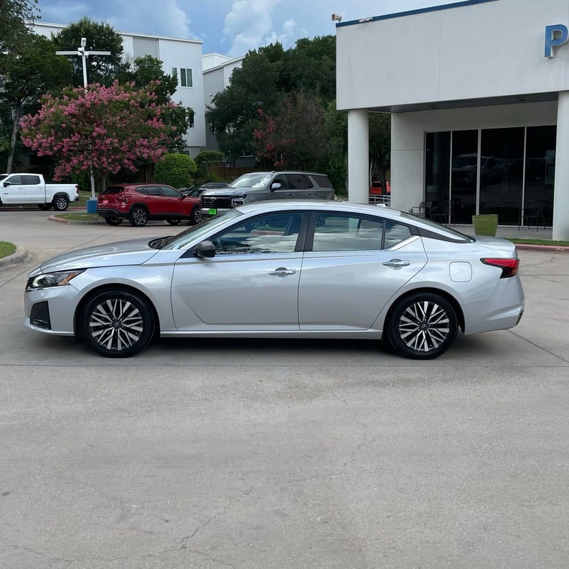 2024 Nissan Altima - Image 3