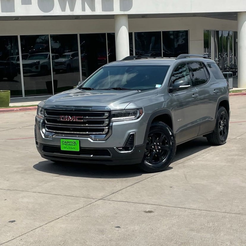 2023 GMC Acadia - Image 10