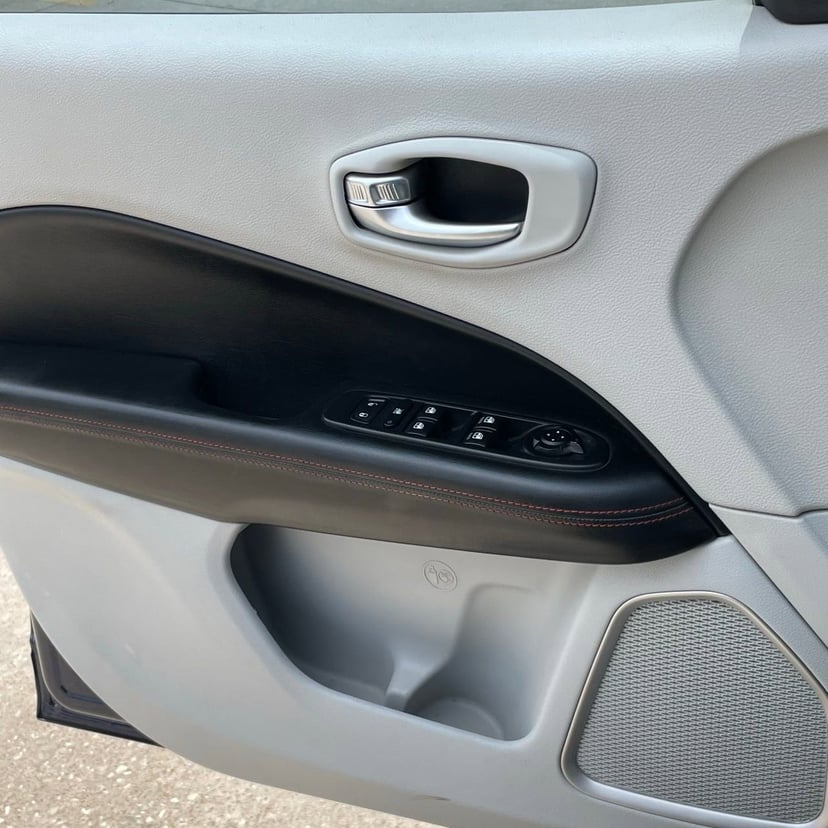 2019 Jeep Compass - Image 21