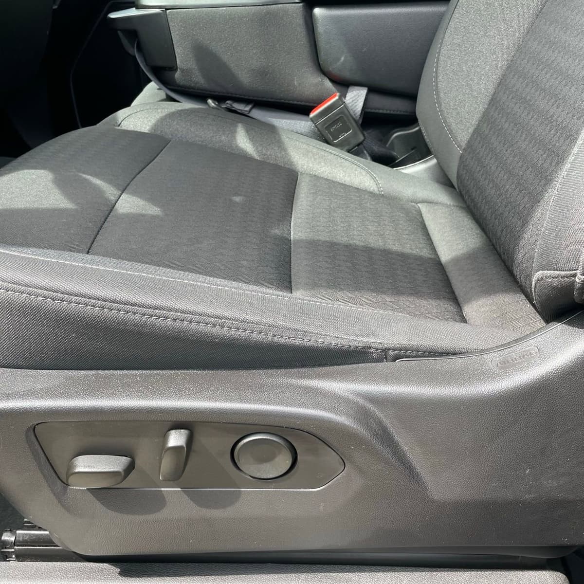 2025 Chevrolet Silverado 1500 - Image 23