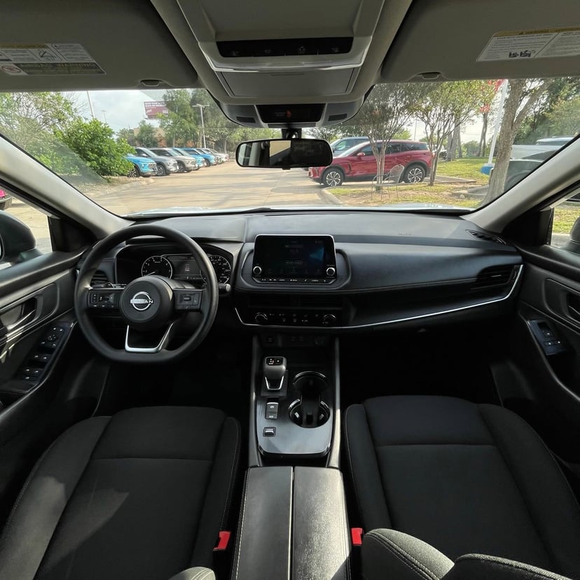2024 Nissan Rogue - Image 10