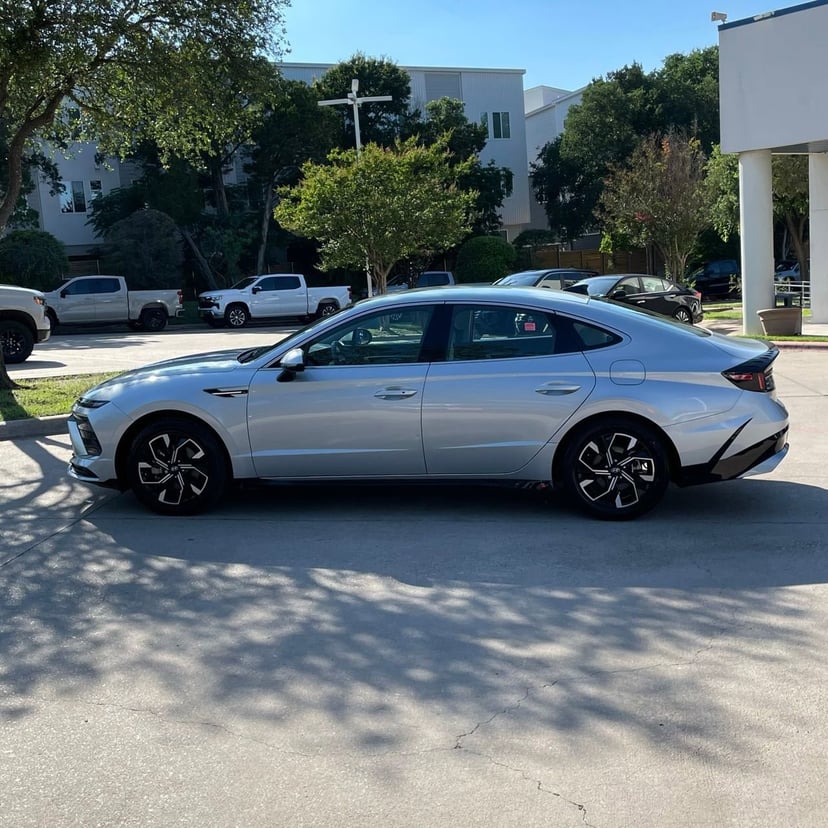2024 Hyundai Sonata - Image 3