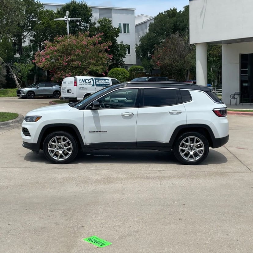 2025 Jeep Compass - Image 3