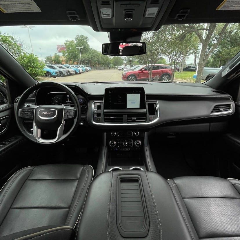 2023 GMC Yukon - Image 11