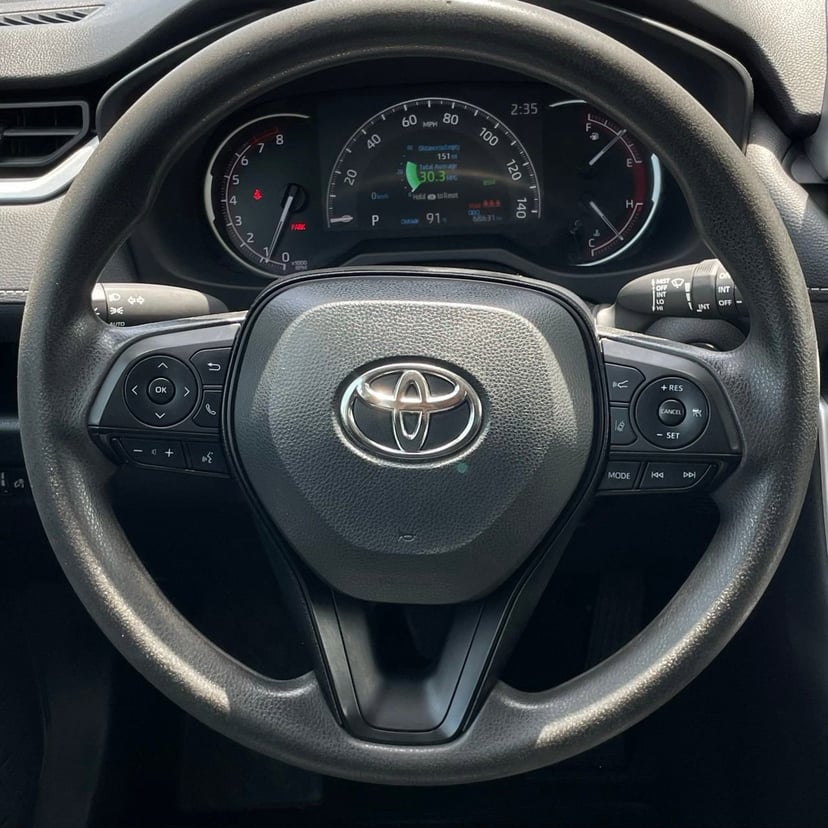 2023 Toyota RAV4 - Image 13