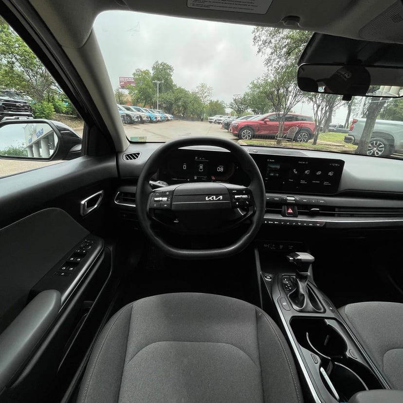 2025 Kia K4 - Image 11