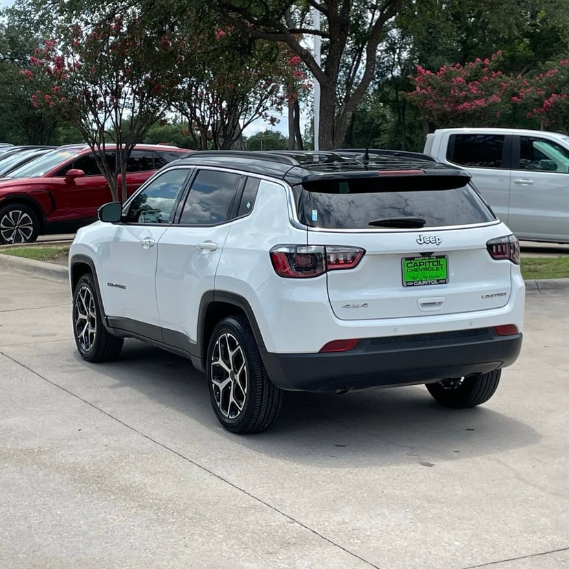 2025 Jeep Compass - Image 3
