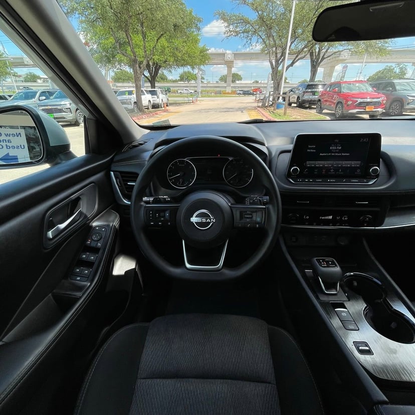 2024 Nissan Rogue - Image 12
