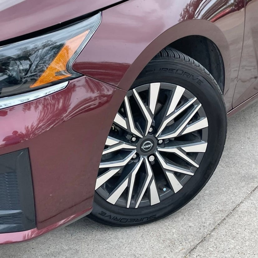 2024 Nissan Altima - Image 8