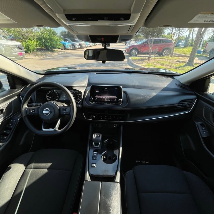 2024 Nissan Rogue - Image 10