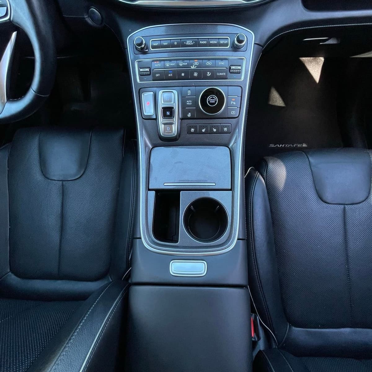 2022 Hyundai Santa Fe - Image 20