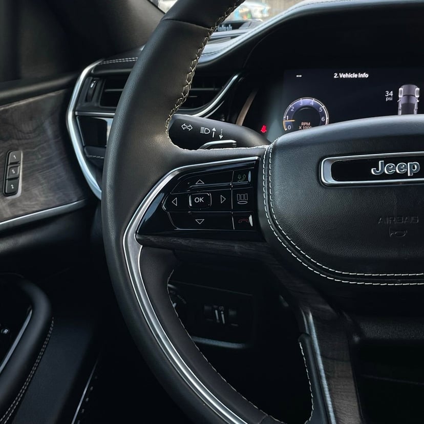 2023 Jeep Grand Cherokee - Image 14