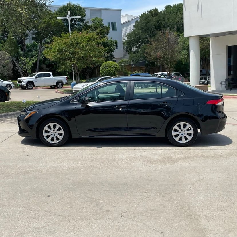 2025 Toyota Corolla - Image 2