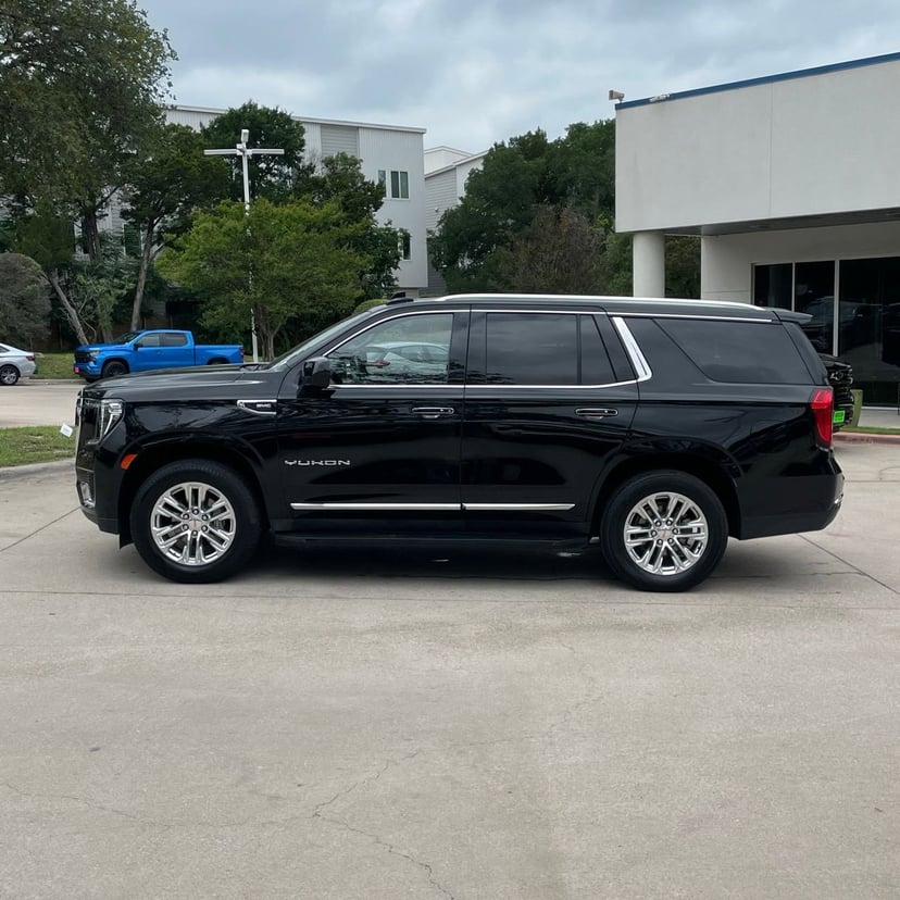 2023 GMC Yukon - Image 3