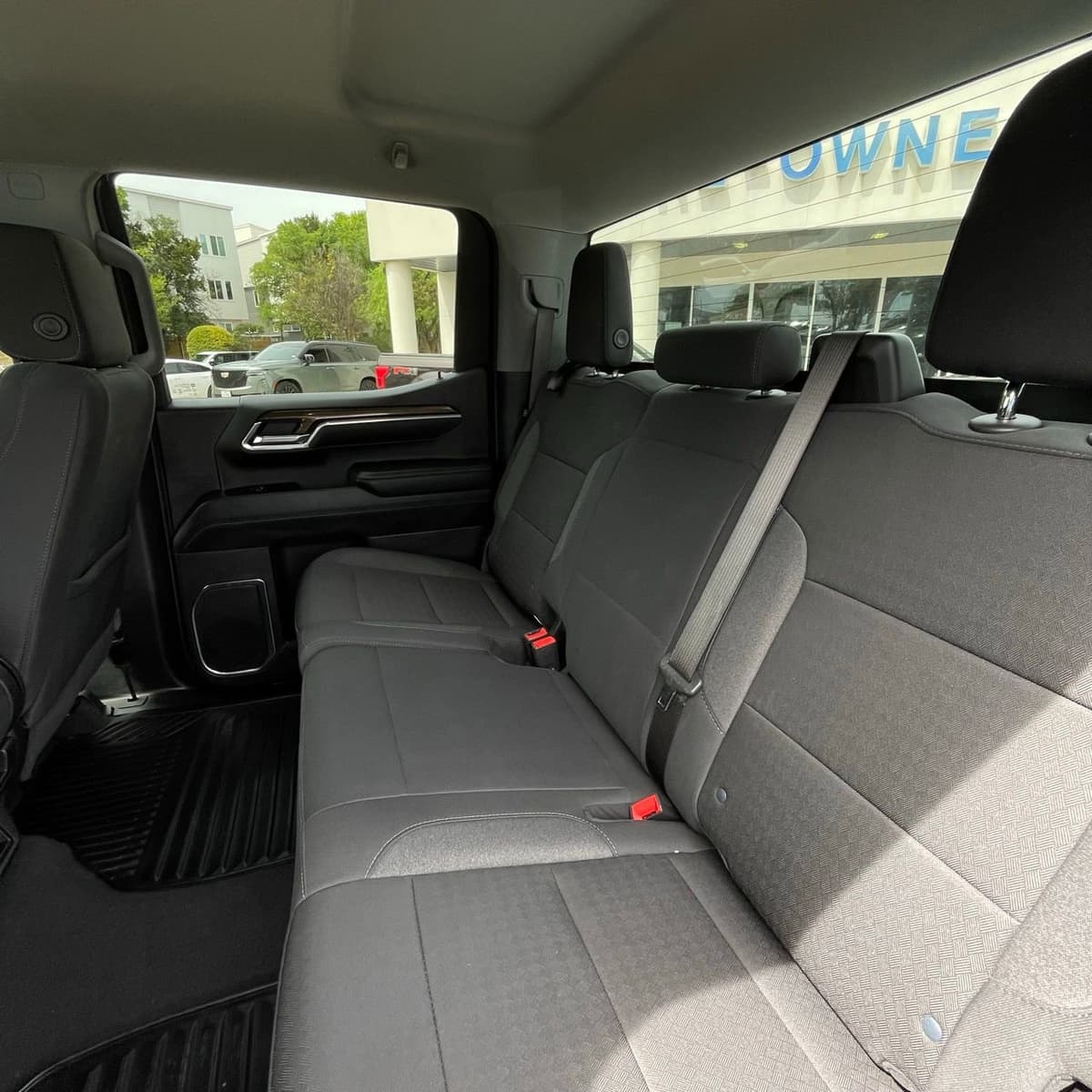 2025 Chevrolet Silverado 1500 - Image 24