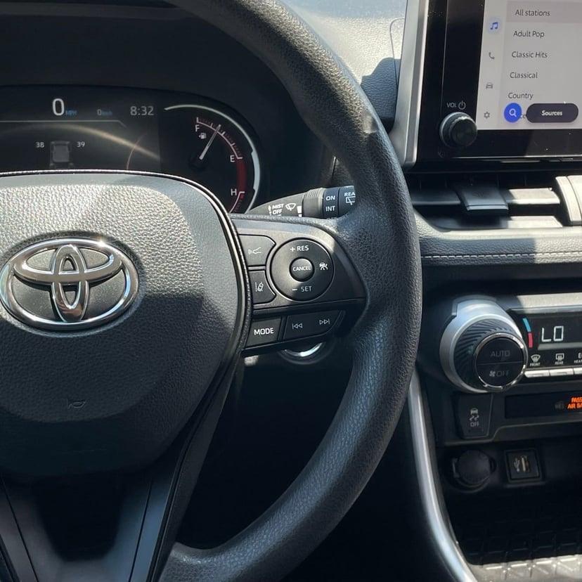 2024 Toyota RAV4 - Image 15
