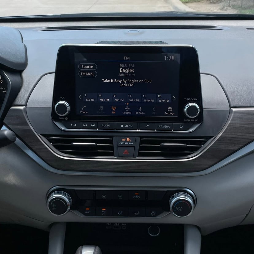 2024 Nissan Altima - Image 17