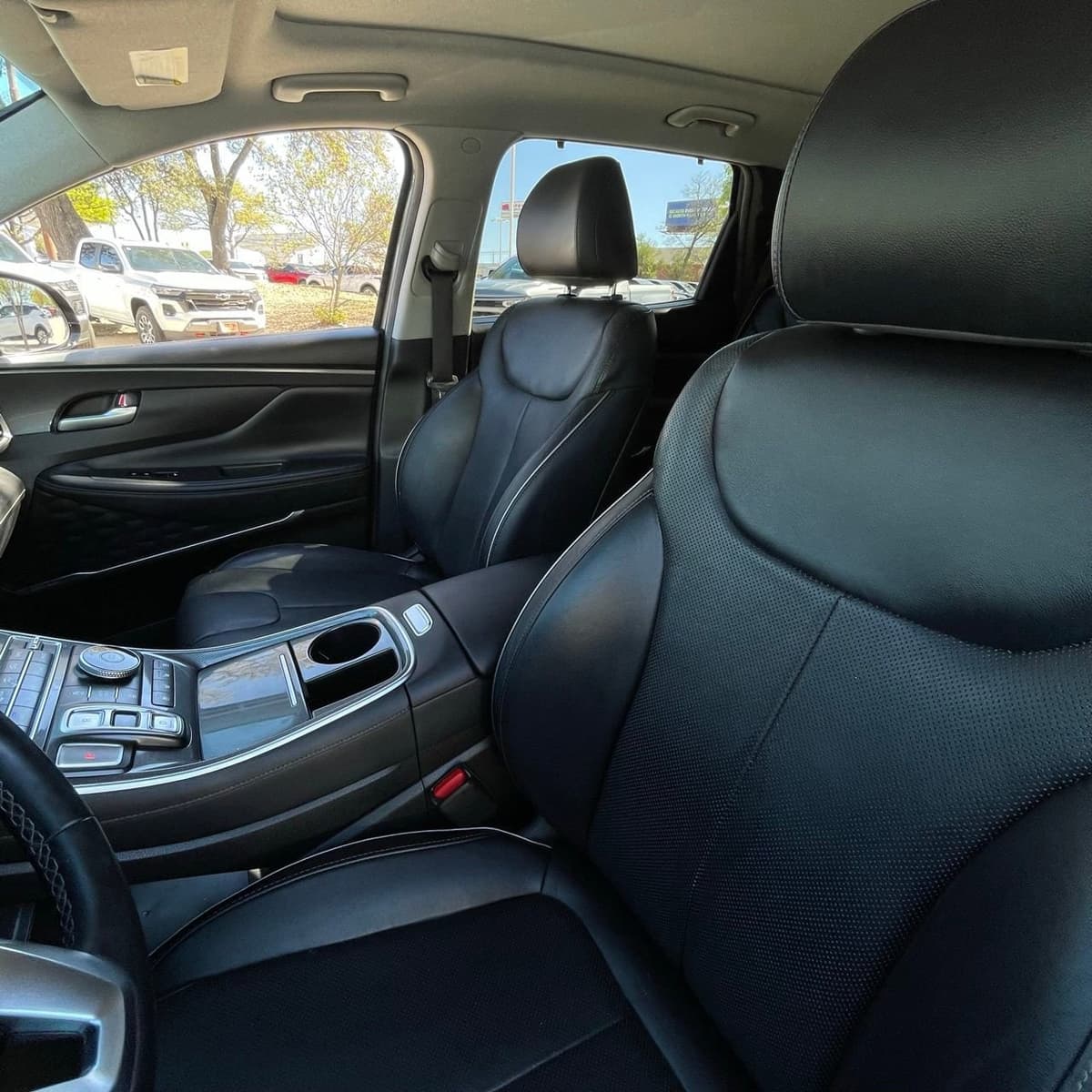 2022 Hyundai Santa Fe - Image 22