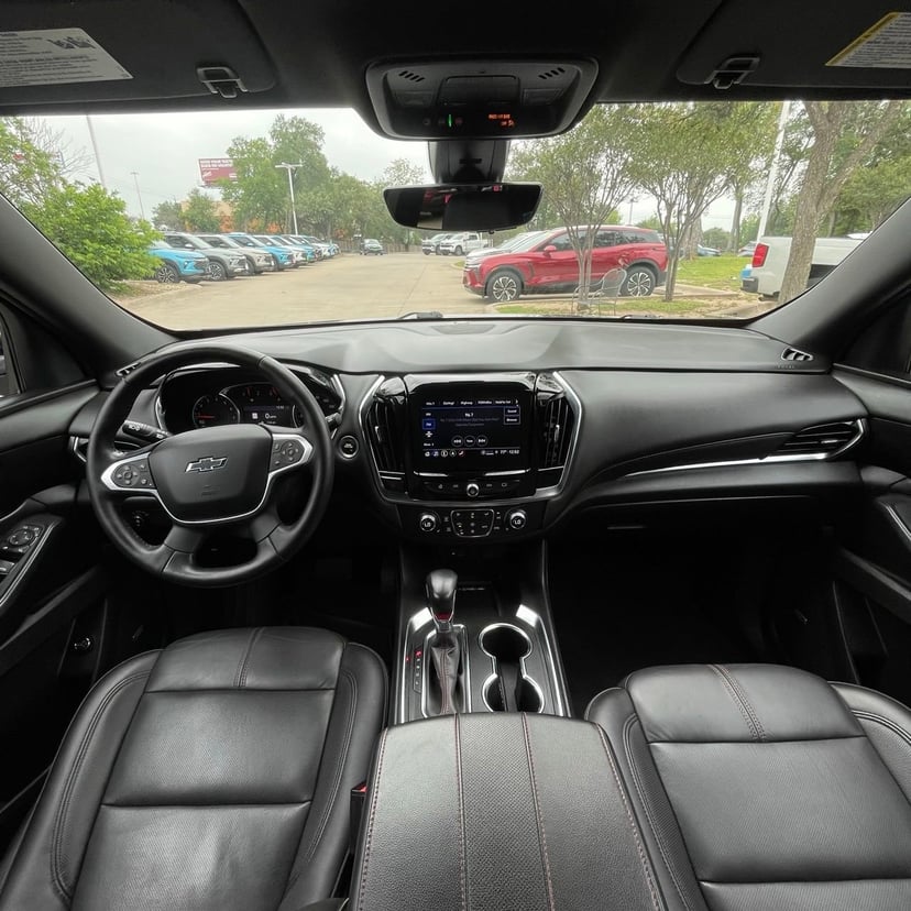 2022 Chevrolet Traverse - Image 11