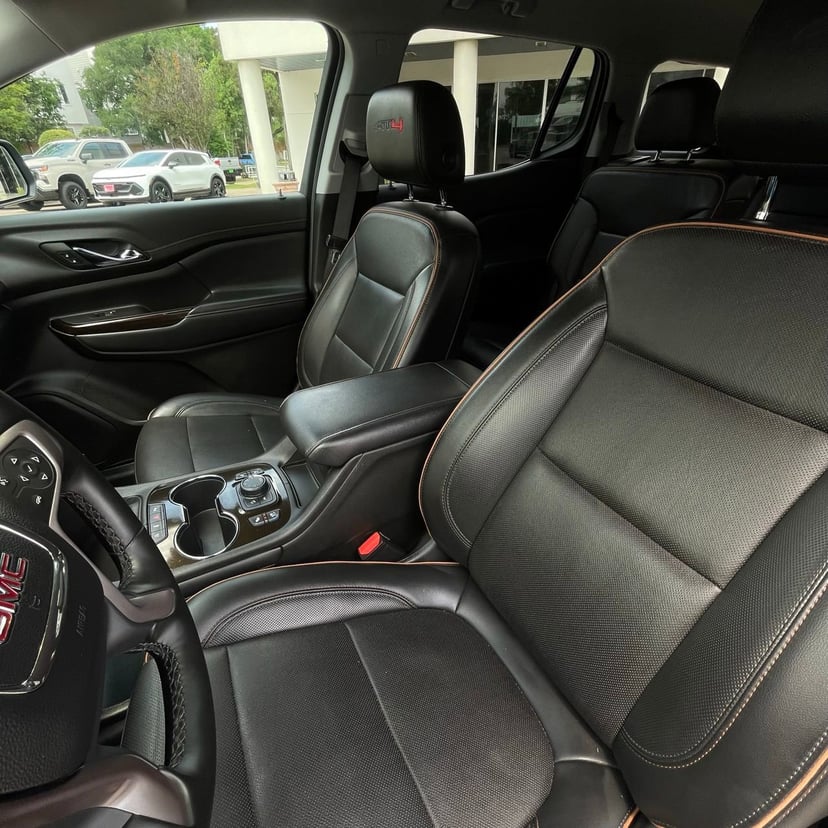 2023 GMC Acadia - Image 22
