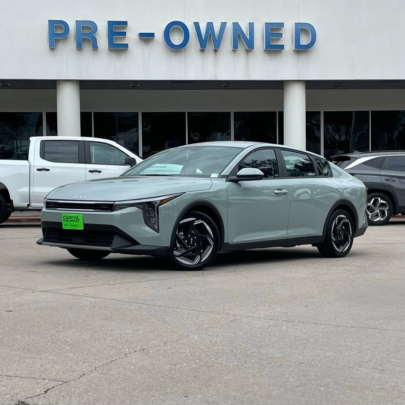 2025 Kia K4 - Image 2