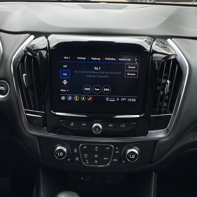 2022 Chevrolet Traverse - Image 18