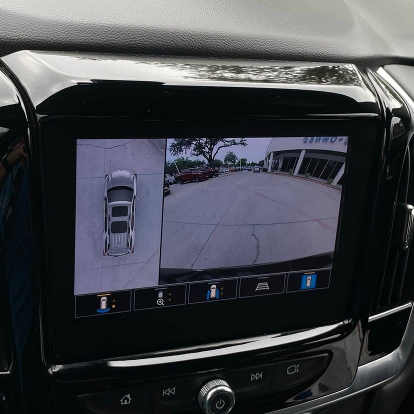 2022 Chevrolet Traverse - Image 19