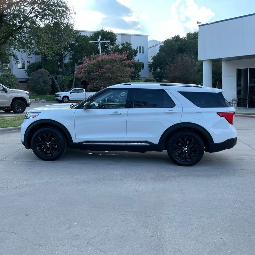 2023 Ford Explorer - Image 3