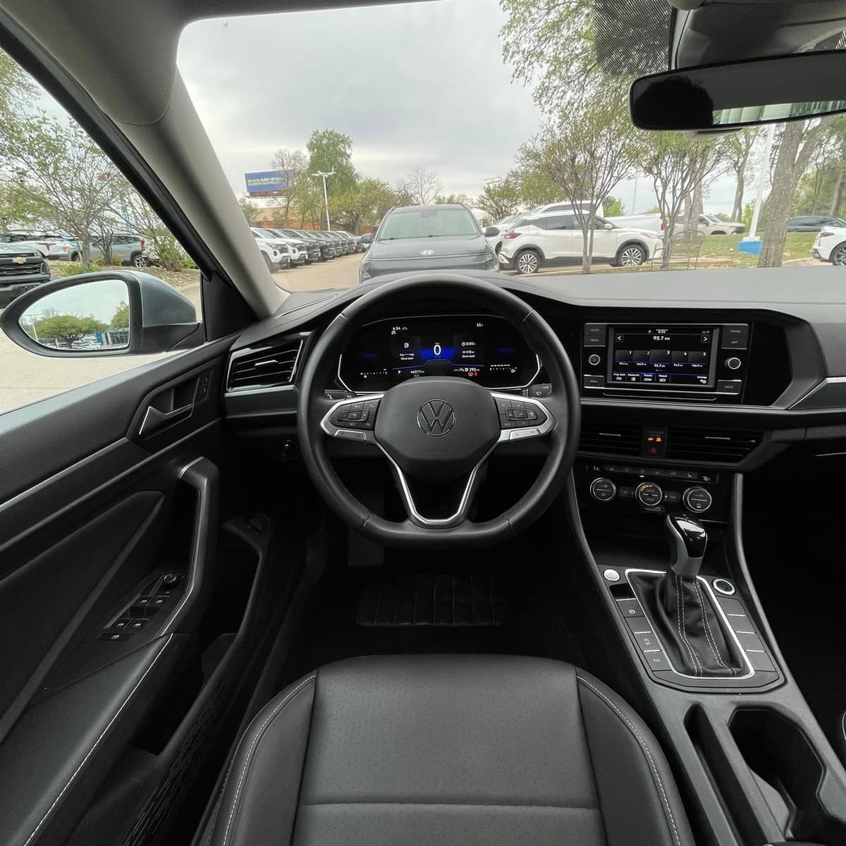 2024 Volkswagen Jetta - Image 12