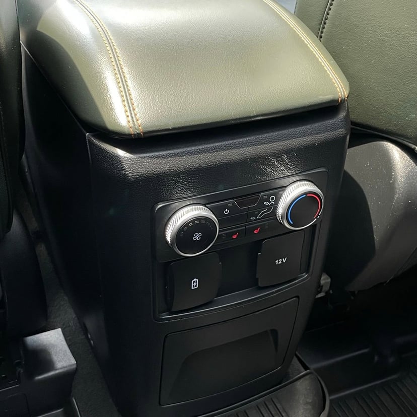 2022 Ford Explorer - Image 23