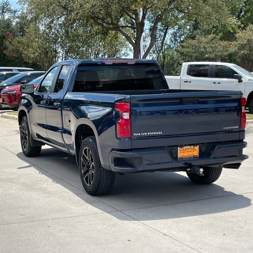 2023 Chevrolet Silverado 1500 - Image 3