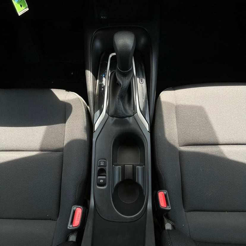 2025 Toyota Corolla - Image 18