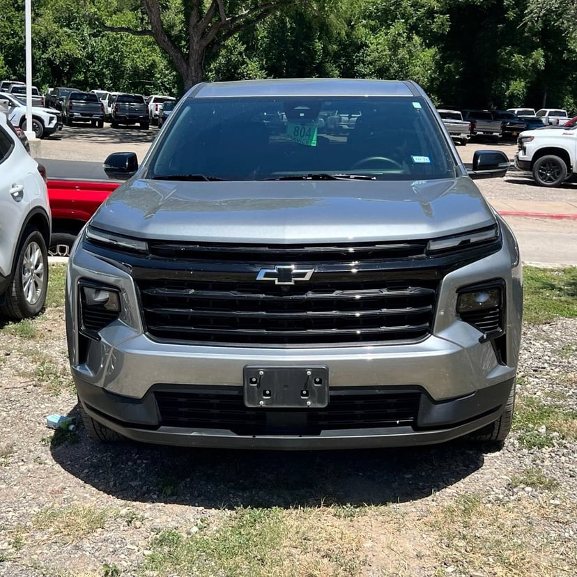 2024 Chevrolet Traverse - Image 2