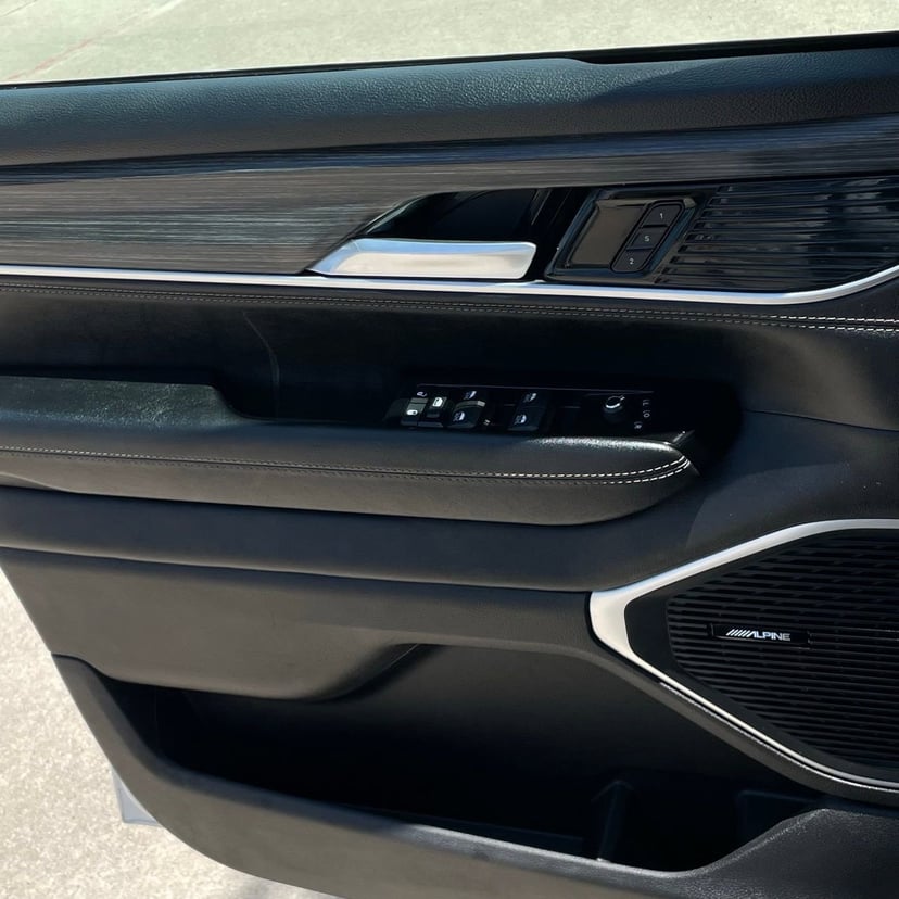 2024 Jeep Wagoneer L - Image 19