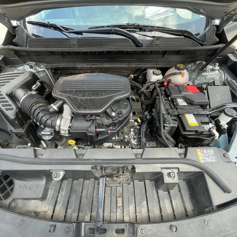 2023 GMC Acadia - Image 27