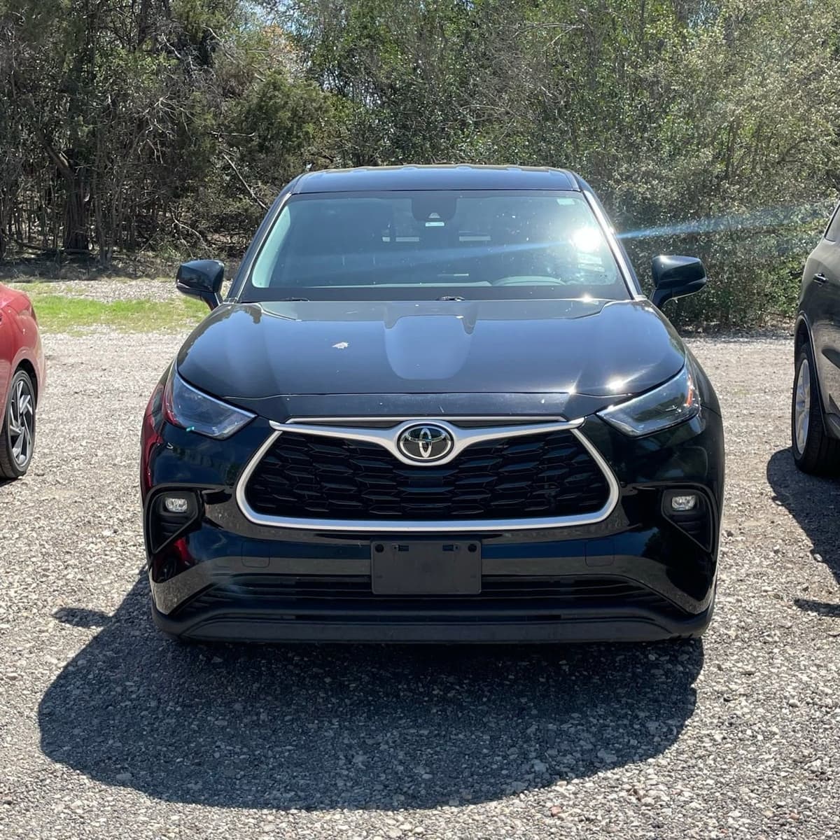 2022 Toyota Highlander - Image 2