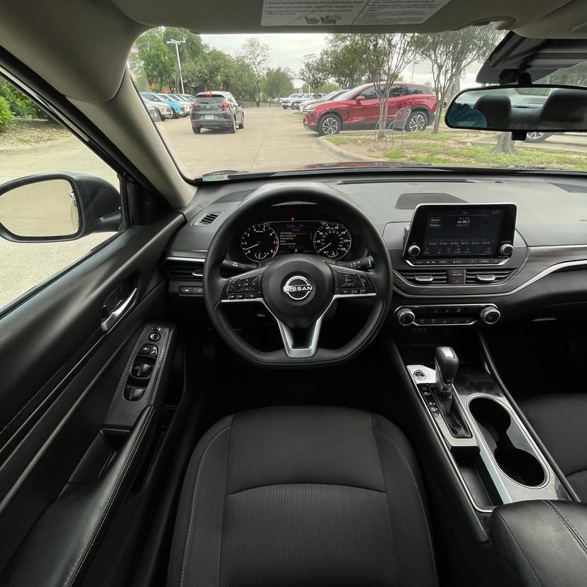 2024 Nissan Altima - Image 11