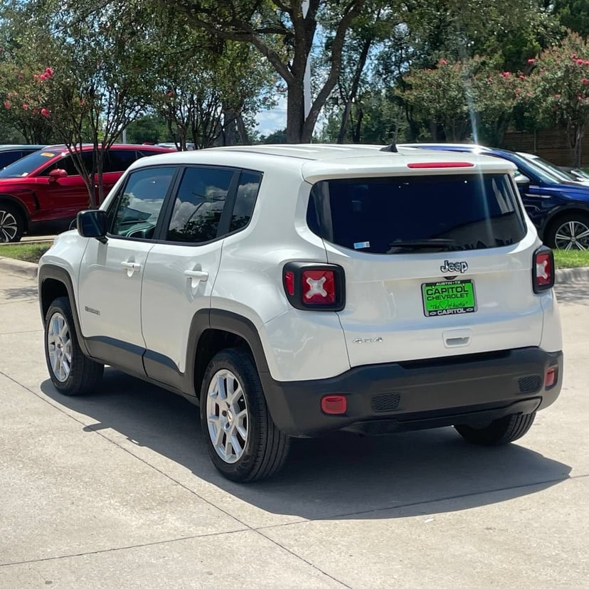 2023 Jeep Renegade - Image 4