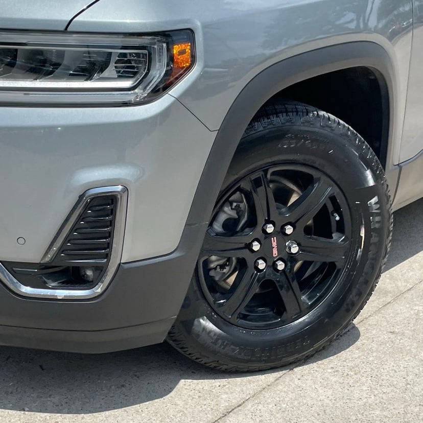 2023 GMC Acadia - Image 9