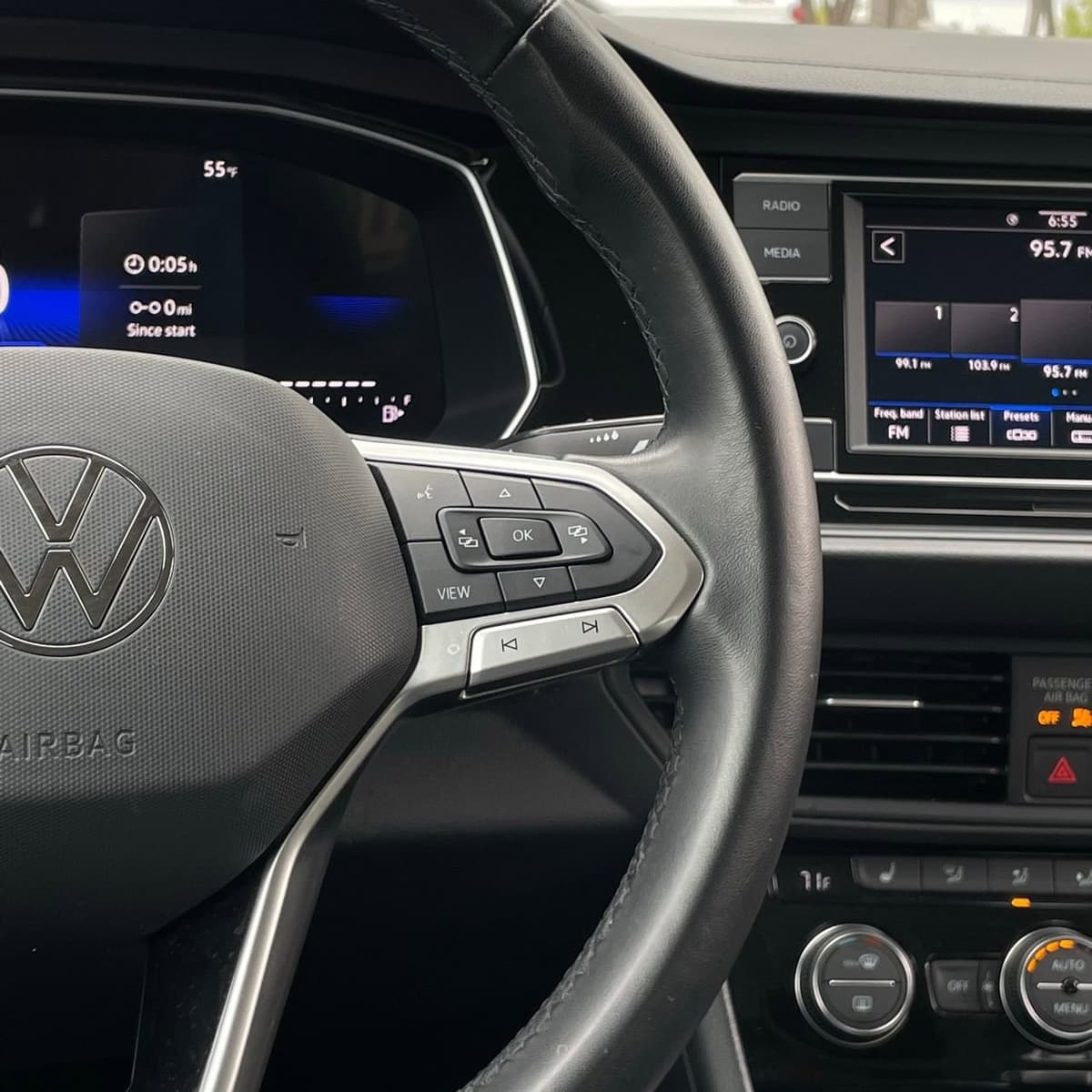 2024 Volkswagen Jetta - Image 15