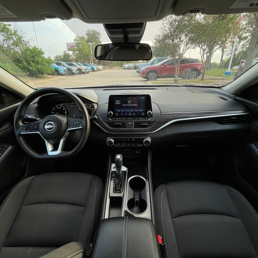 2024 Nissan Altima - Image 11