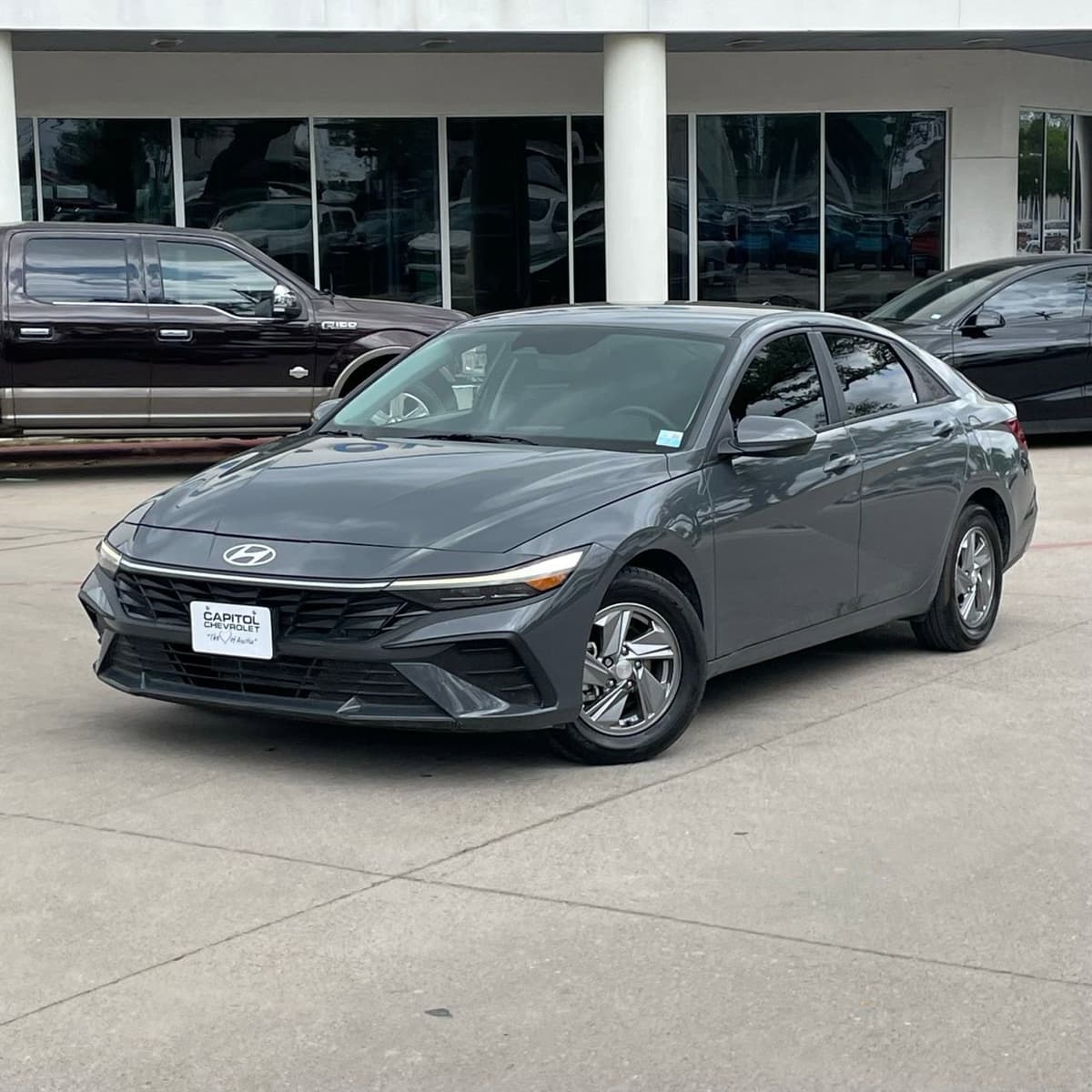 2025 Hyundai Elantra - Image 9