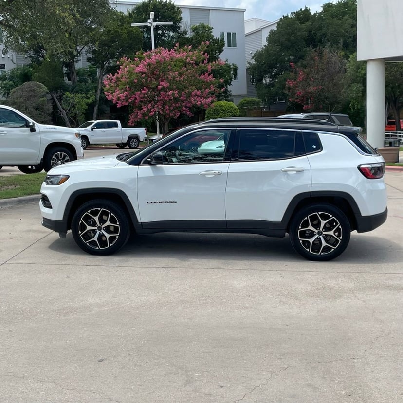 2025 Jeep Compass - Image 2