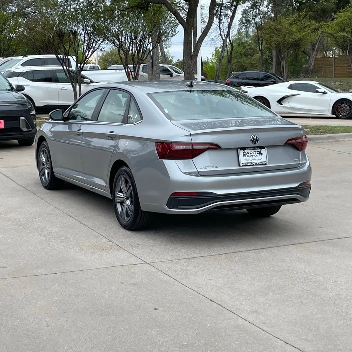 2024 Volkswagen Jetta - Image 4