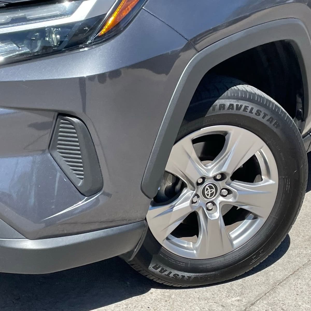 2024 Toyota RAV4 - Image 9