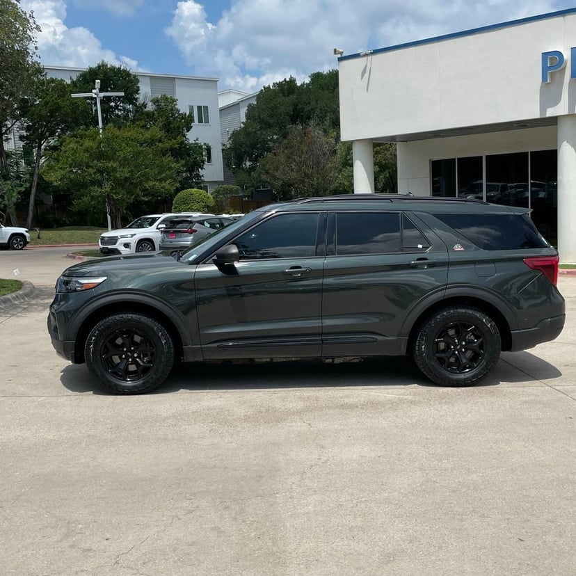 2022 Ford Explorer - Image 3