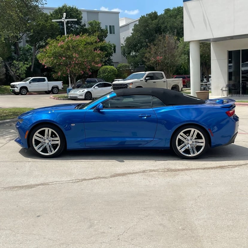 2018 Chevrolet Camaro - Image 3