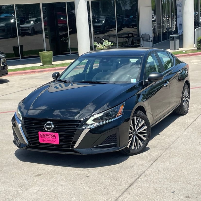 2024 Nissan Altima - Image 9