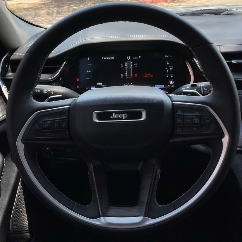 2022 Jeep Grand Cherokee 4xe - Image 12