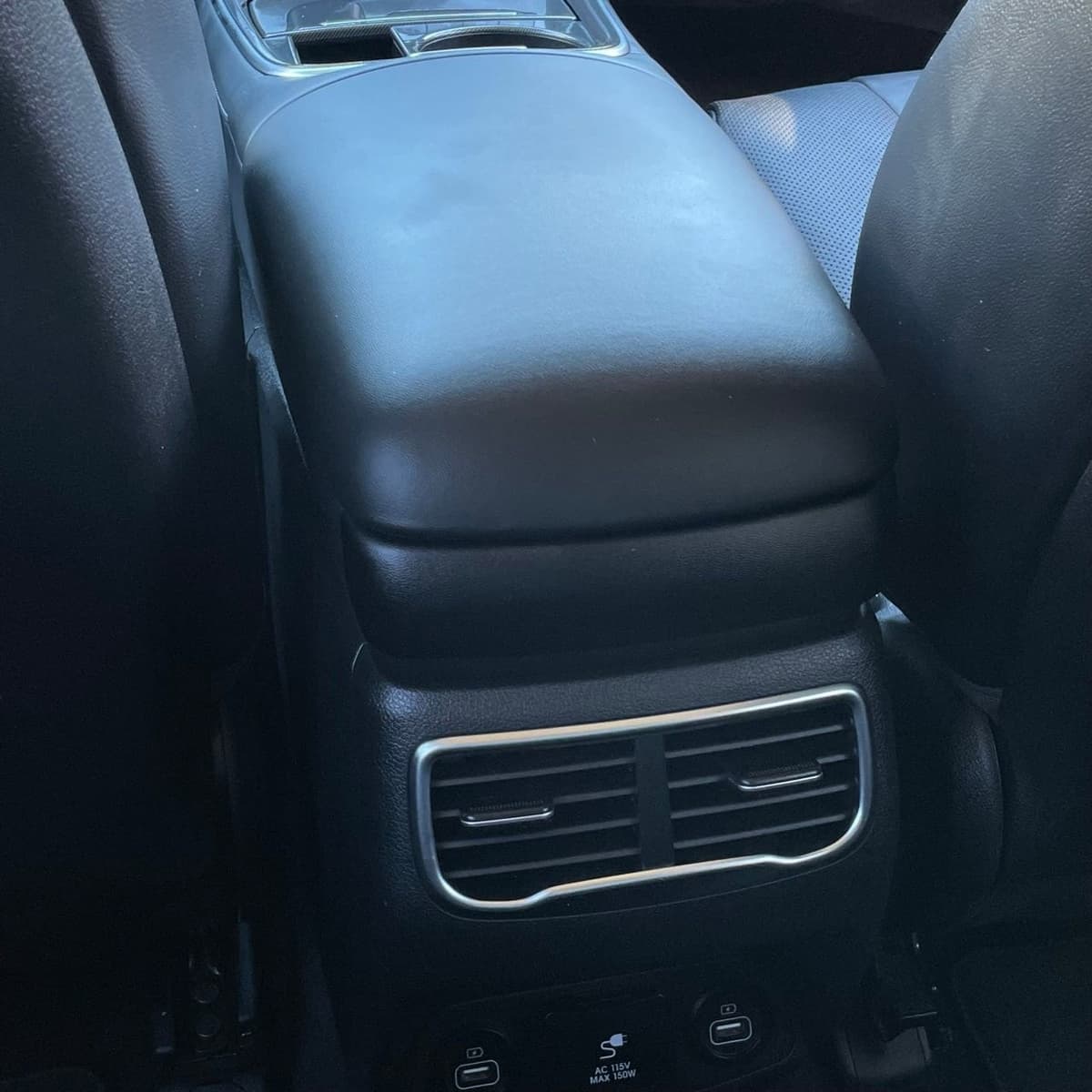 2022 Hyundai Santa Fe - Image 25